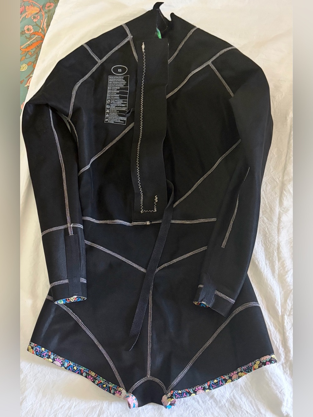 Cynthia Rowley Women’s Daybreak Floral Wetsuit Size XS - Picture 9 of 13
